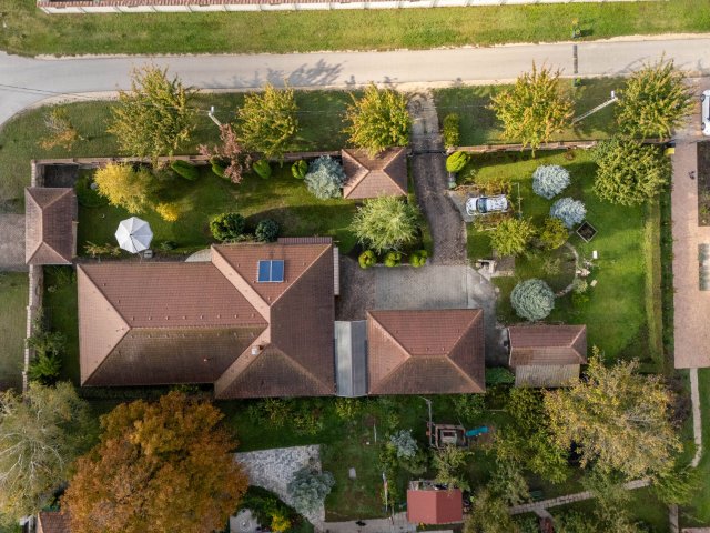 Eladó családi ház, Balatonszabadiban 209 M Ft, 4 szobás