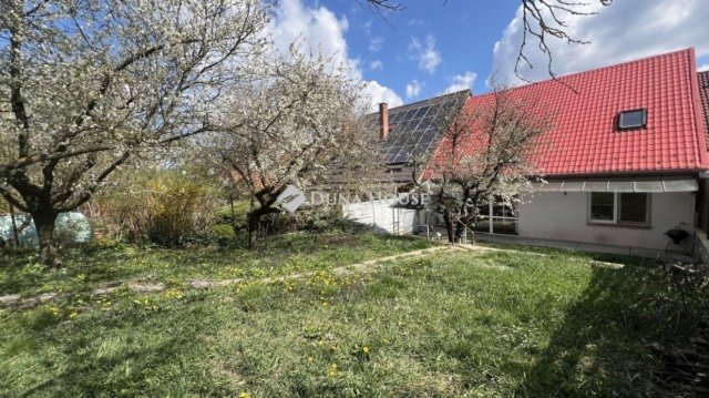 Eladó családi ház, Egerben 92 M Ft, 5+1 szobás