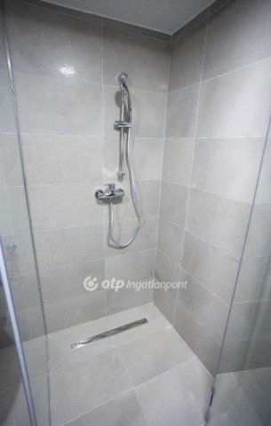 Eladó téglalakás, Budapesten, V. kerületben 89.9 M Ft, 2 szobás