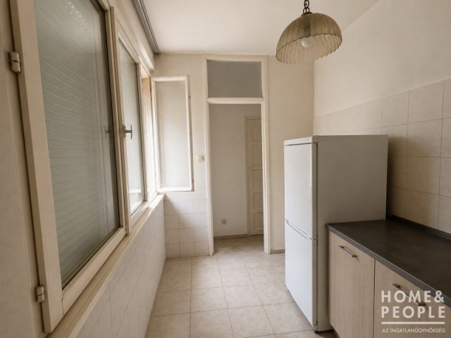 Eladó téglalakás, Szegeden 59.999 M Ft, 2+1 szobás