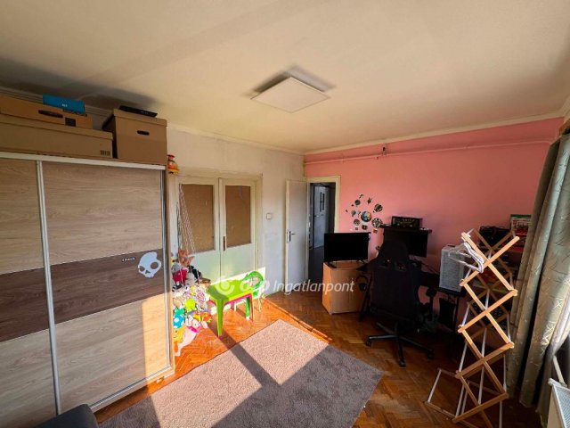 Eladó téglalakás, Kaposváron 41.5 M Ft, 1+2 szobás