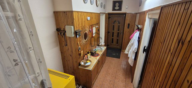 Eladó családi ház, Poroszlón 59 M Ft, 6 szobás