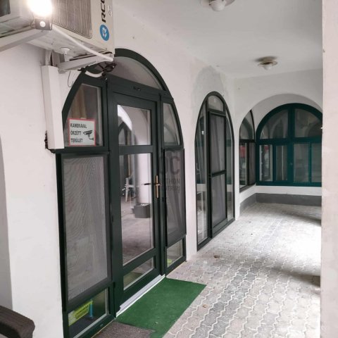 Eladó téglalakás, Siófokon 47 M Ft, 3 szobás