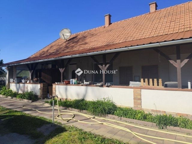 Eladó családi ház, Ócsán 93.9 M Ft, 6 szobás