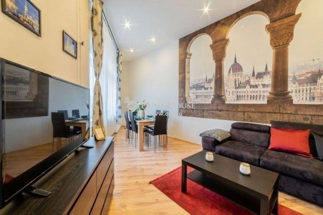 Eladó téglalakás, Budapesten, VI. kerületben 189.9 M Ft