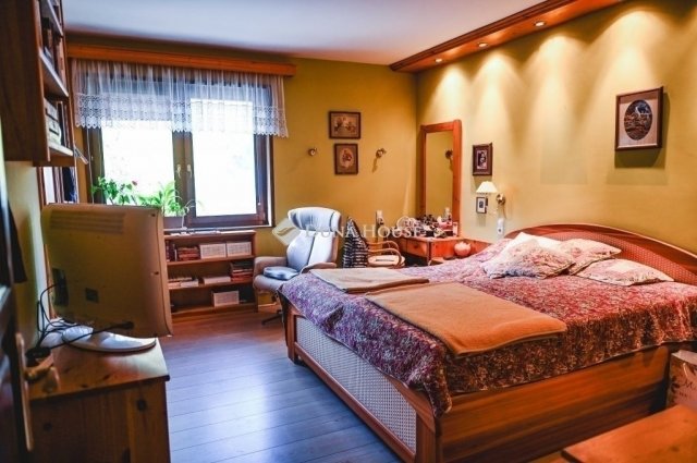 Eladó családi ház, Pécsett 178 M Ft, 7 szobás