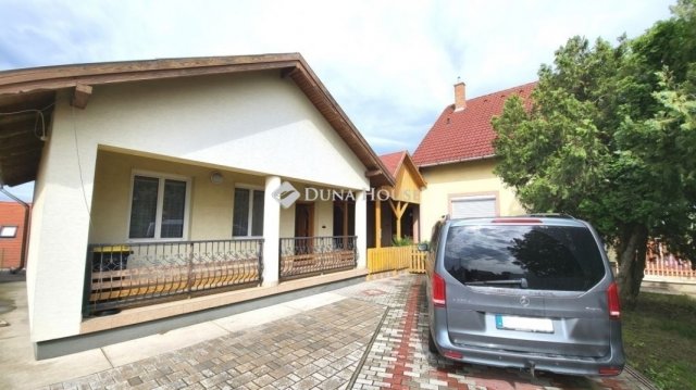 Eladó családi ház, Érden 154 M Ft, 6 szobás