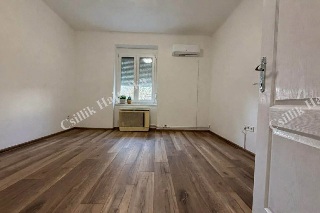 Eladó téglalakás, Szolnokon 34.9 M Ft, 2 szobás