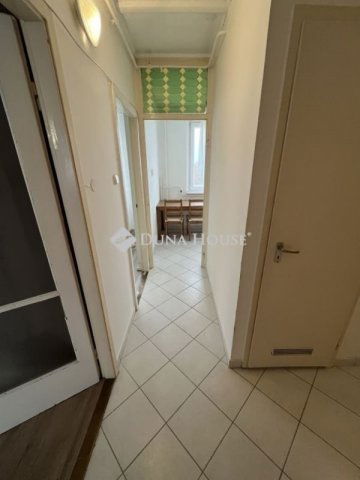 Eladó panellakás, Kecskeméten 40.9 M Ft, 2 szobás