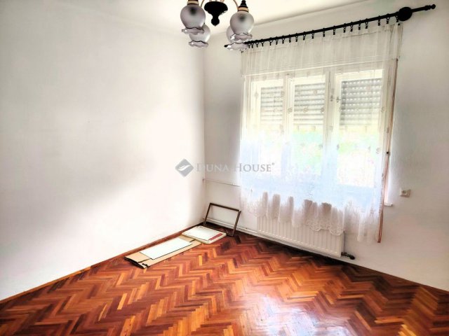 Eladó családi ház, Bakonysárkányban 29.9 M Ft, 4 szobás