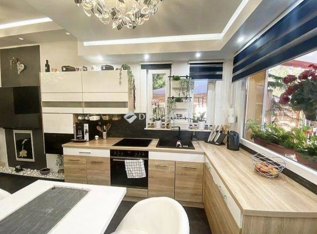 Eladó ikerház, Dunakeszin 178 M Ft, 6 szobás