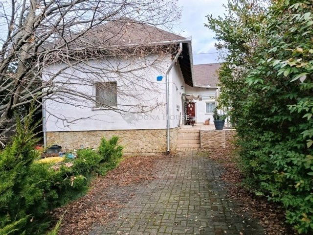 Eladó családi ház, Érden 124.9 M Ft, 4+2 szobás