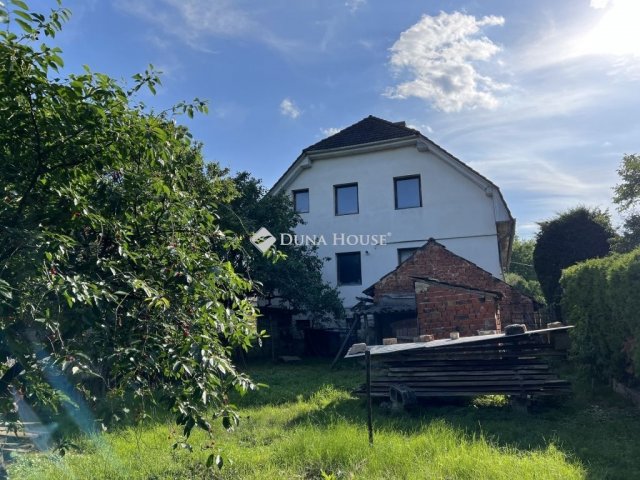 Eladó családi ház, Alsópáhokon 69.9 M Ft, 6 szobás