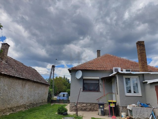 Eladó családi ház, Kacsótán 26.5 M Ft, 2 szobás