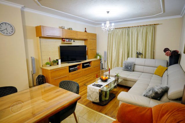 Eladó családi ház, Nagymányokon 54.9 M Ft, 5+1 szobás