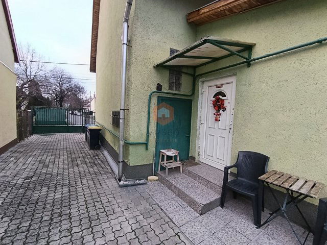 Eladó családi ház, Budapesten, XVI. kerületben, Margit utcában