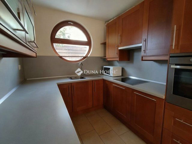 Eladó sorház, Biatorbágyon 139.9 M Ft, 4 szobás