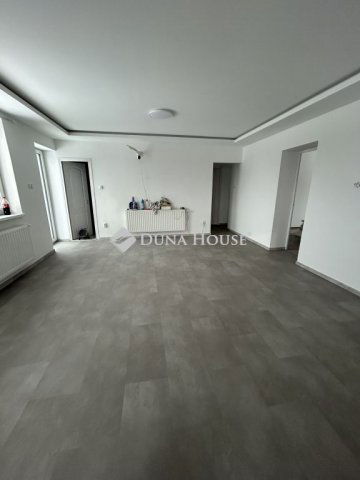 Eladó családi ház, Csornán 67.5 M Ft, 4 szobás