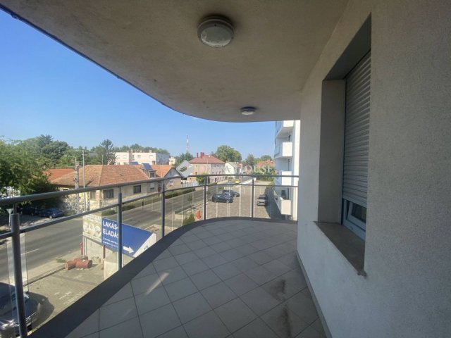 Kiadó téglalakás, albérlet, Győrött, Szövetség utcában