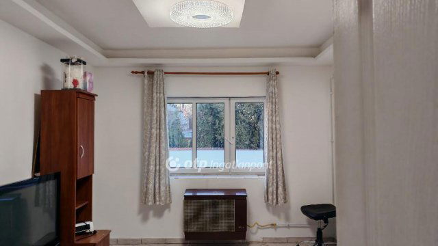 Eladó családi ház, Jászfényszarun 34.5 M Ft, 3 szobás