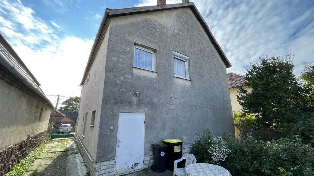 Eladó családi ház, Nyúlon 67 M Ft, 5 szobás
