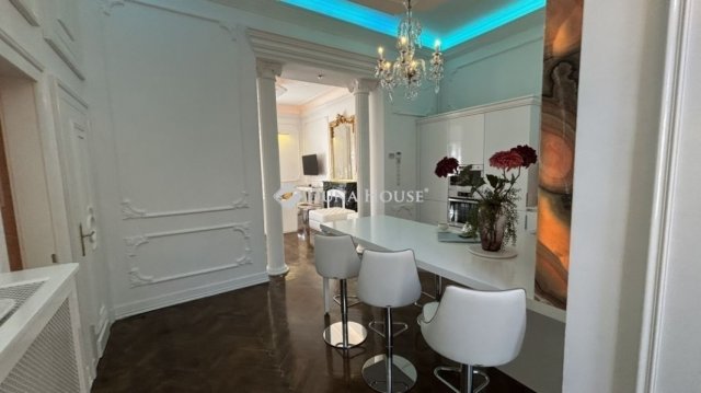 Kiadó téglalakás, albérlet, Budapesten, VI. kerületben