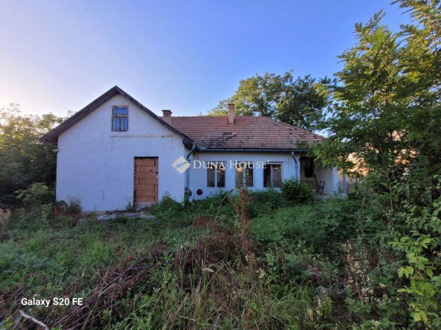 Eladó családi ház, Vécsen 3.9 M Ft, 4 szobás