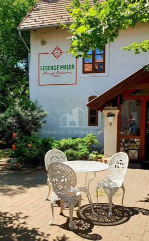 Eladó hotel, Lesencetomajon 351.9 M Ft / költözzbe.hu