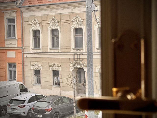 Eladó téglalakás, Győrött 129.9 M Ft, 4 szobás