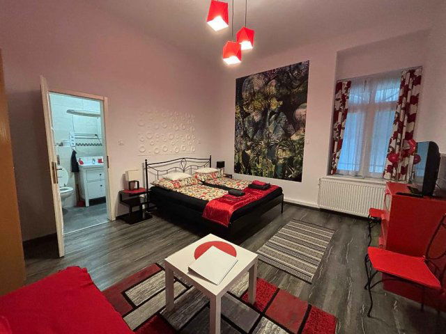 Eladó téglalakás, Budapesten, VI. kerületben, Aradi utcában