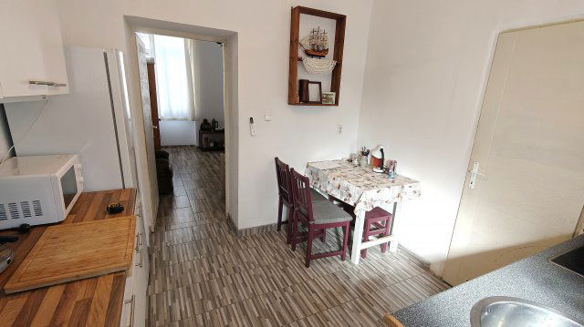 Eladó téglalakás, Szegeden 33 M Ft, 1 szobás