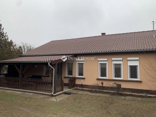 Eladó családi ház, Táborfalván 59.9 M Ft, 3 szobás