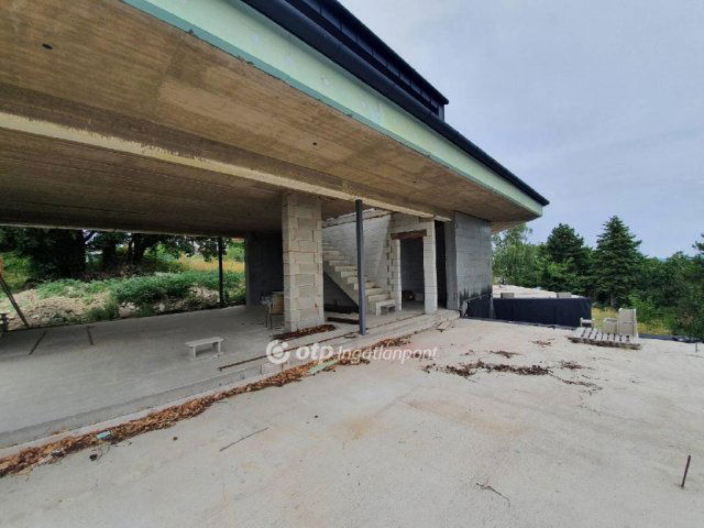 Eladó ikerház, Szentendrén 359 M Ft, 5 szobás