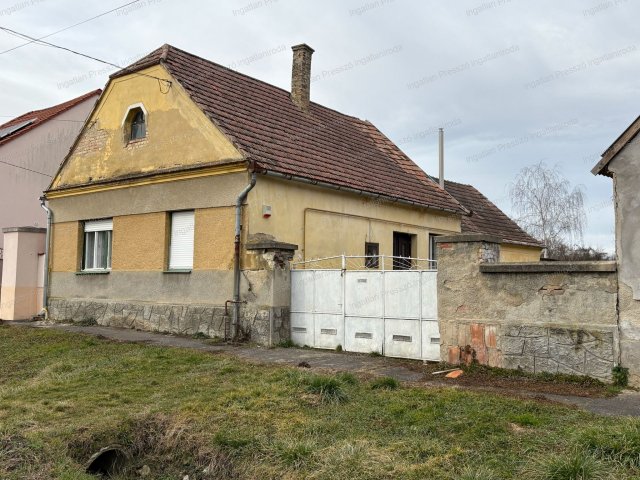 Eladó családi ház, Kemenespálfán 5.5 M Ft, 2 szobás