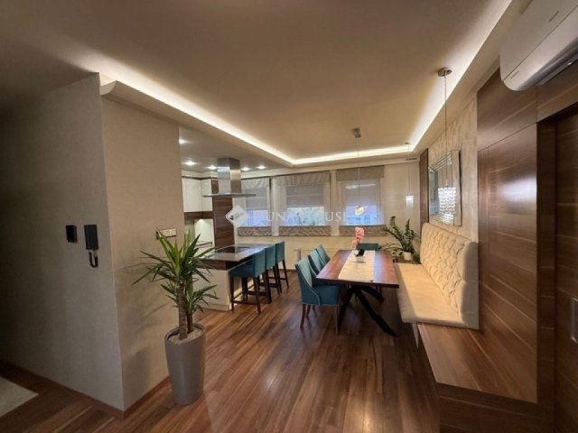 Eladó téglalakás, Kecskeméten 99 M Ft, 4 szobás