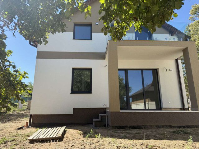 Eladó családi ház, Gödöllőn 161 M Ft, 5 szobás