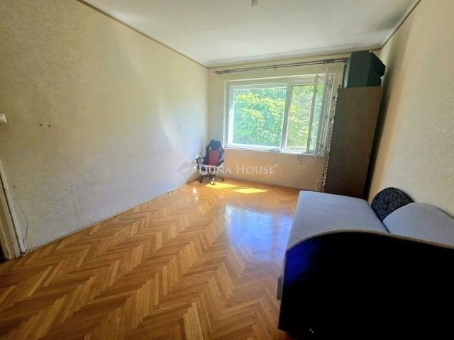 Eladó téglalakás, Pécsett 46.9 M Ft, 2 szobás