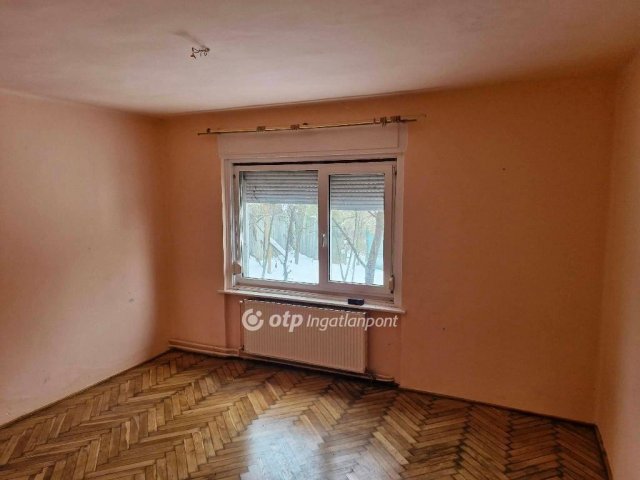 Eladó családi ház, Bölcskén 34.5 M Ft, 2 szobás