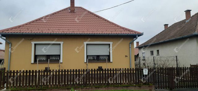 Eladó családi ház, Lentiben 41.99 M Ft, 3 szobás