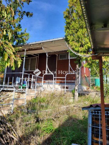 Eladó nyaraló, Adonyban 26 M Ft, 2 szobás / költözzbe.hu