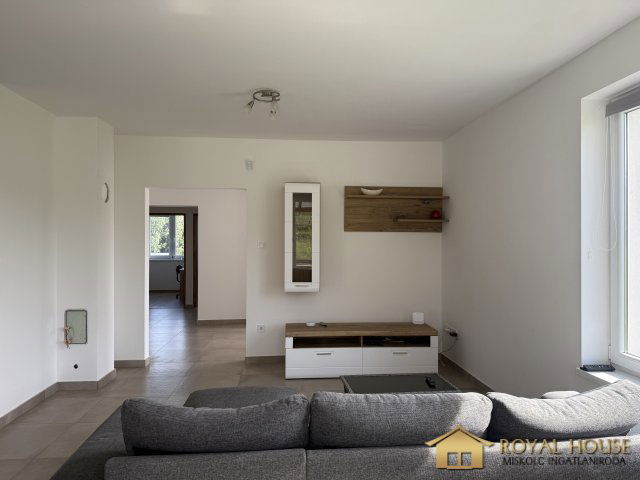 Kiadó családi ház, albérlet, Mályin 300 E Ft / hó, 6 szobás
