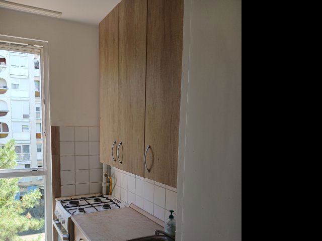 Kiadó panellakás, albérlet, Pécsett 160 E Ft / hó, 2 szobás