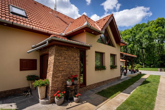 Eladó családi ház, Szolnokon 169 M Ft, 6 szobás