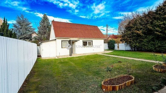 Eladó nyaraló, Siófokon 57.7 M Ft, 2 szobás