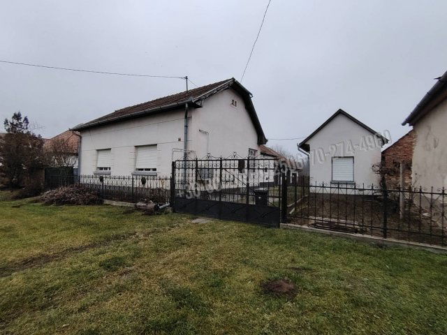 Eladó családi ház, Ipolyvecén 21.9 M Ft, 4 szobás