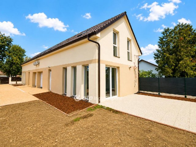 Eladó ikerház, Hajdúszoboszlón 91.99 M Ft, 3 szobás