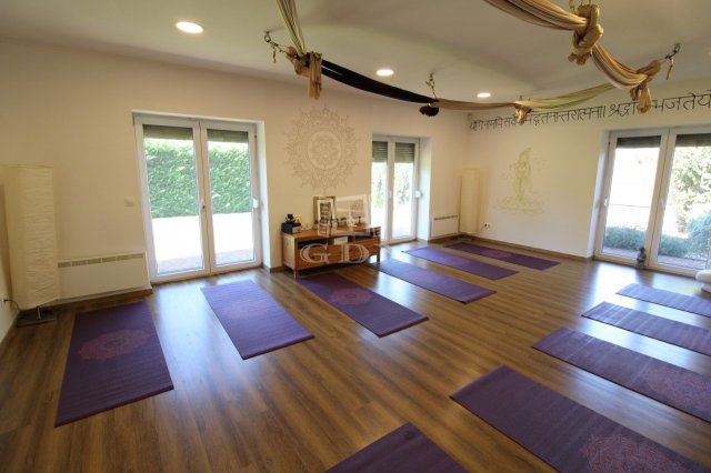 Eladó családi ház, Fóton 189.9 M Ft, 7 szobás