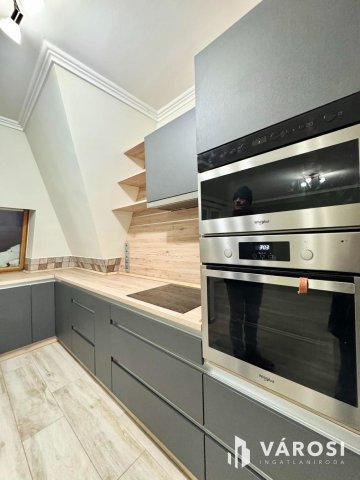 Eladó téglalakás, Debrecenben 89.9 M Ft, 4 szobás