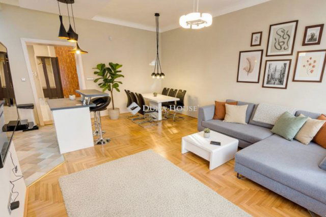 Eladó téglalakás, Budapesten, VI. kerületben 142 M Ft, 3 szobás