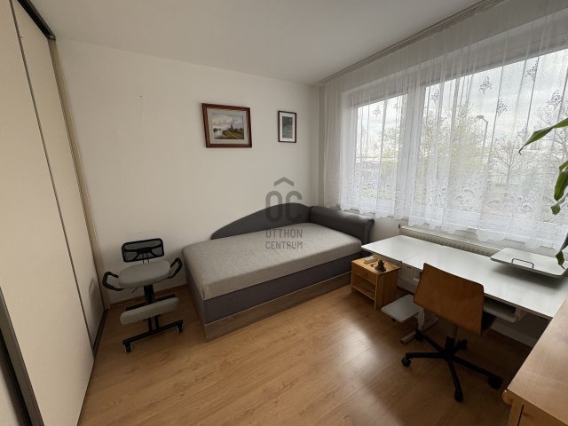 Kiadó panellakás, albérlet, Győrött 160 E Ft / hó, 2 szobás